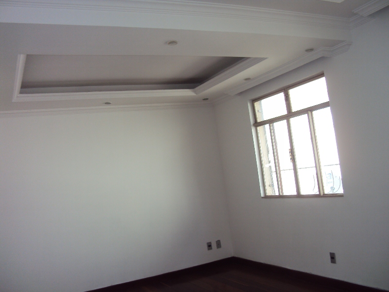 Apartamento à venda com 3 quartos, 90m² - Foto 1