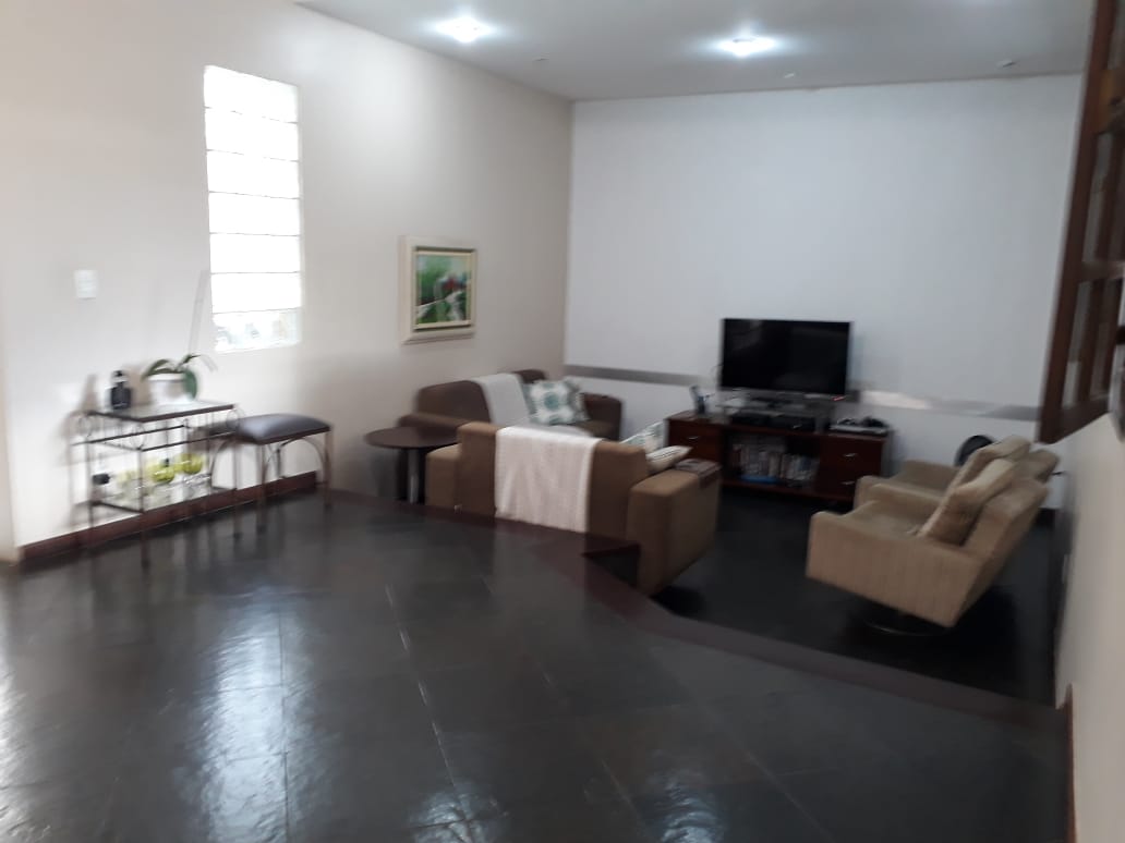 Casa à venda com 6 quartos, 295m² - Foto 2