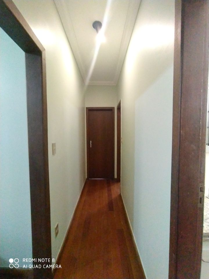 Apartamento para alugar com 3 quartos, 138m² - Foto 2