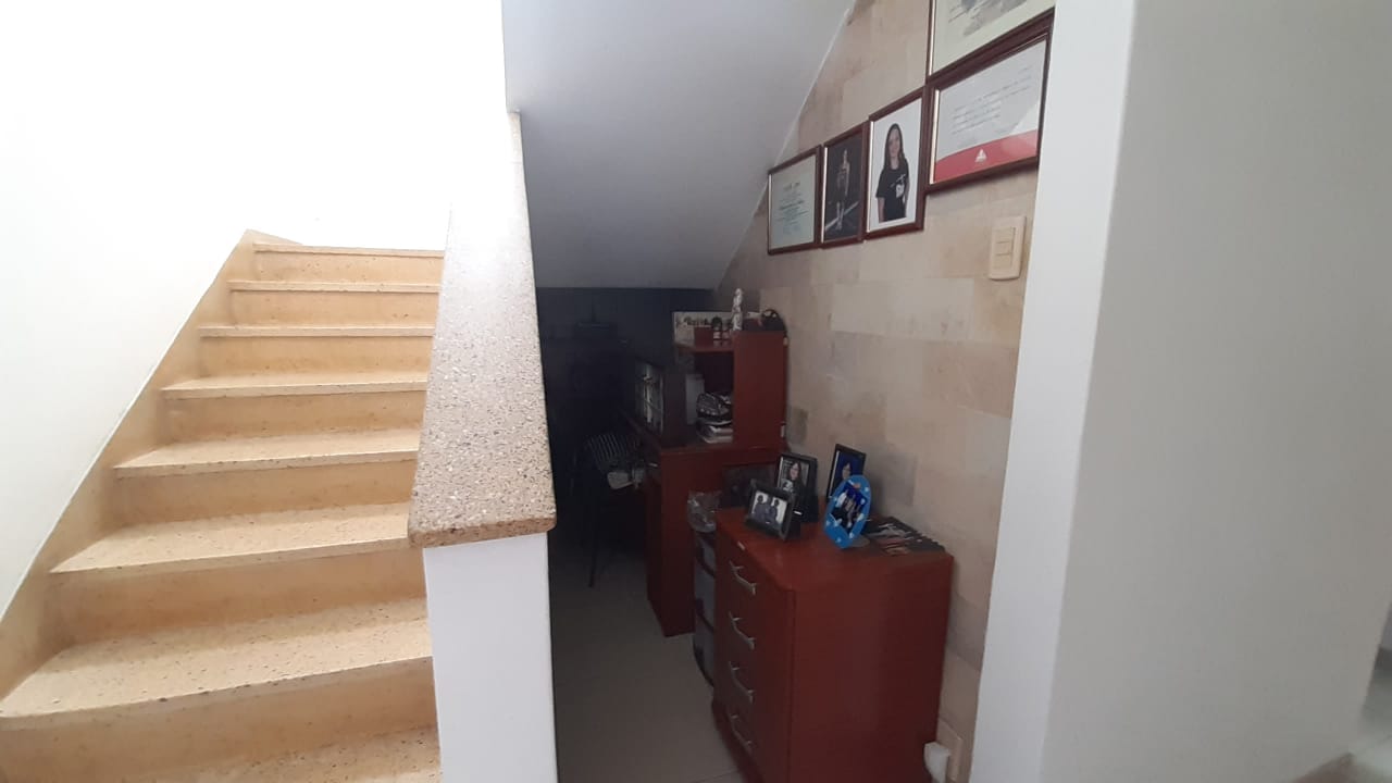 Casa à venda com 3 quartos, 141m² - Foto 4