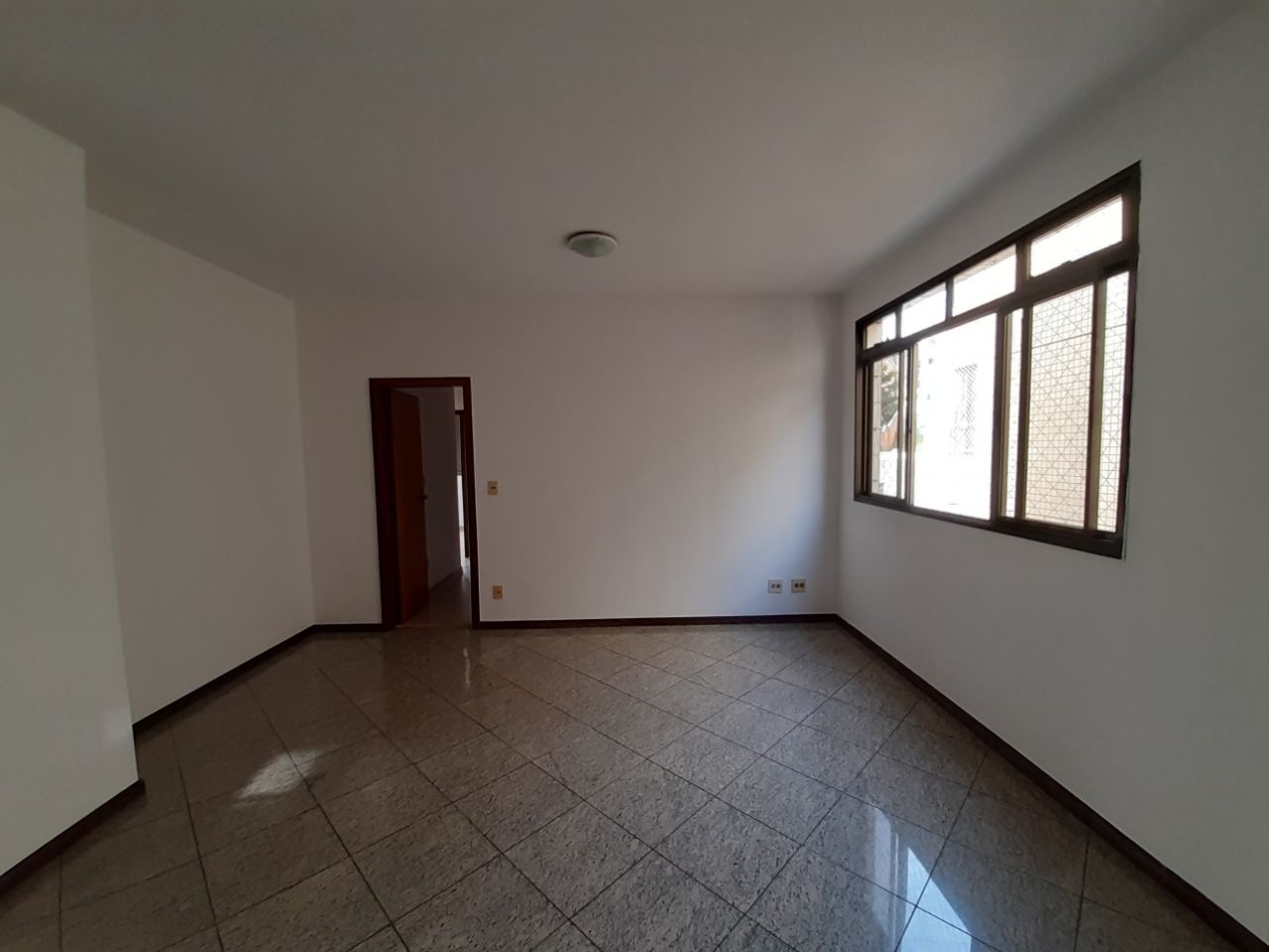 Apartamento à venda com 3 quartos, 142m² - Foto 3