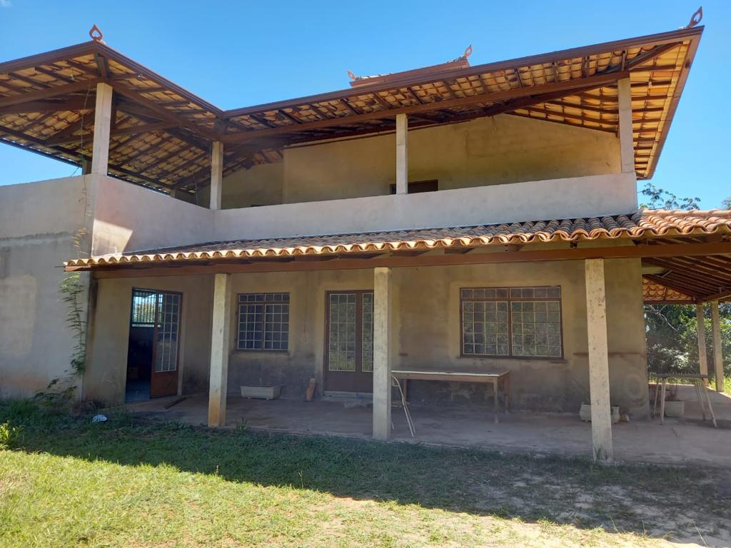 Chácara à venda com 4 quartos, 202m² - Foto 1