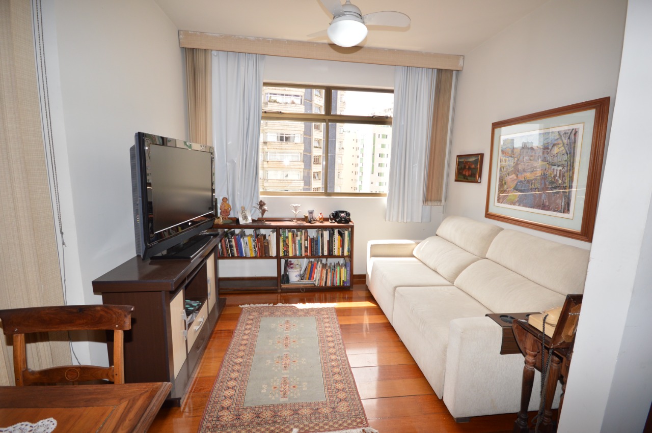 Apartamento à venda com 4 quartos, 243m² - Foto 1