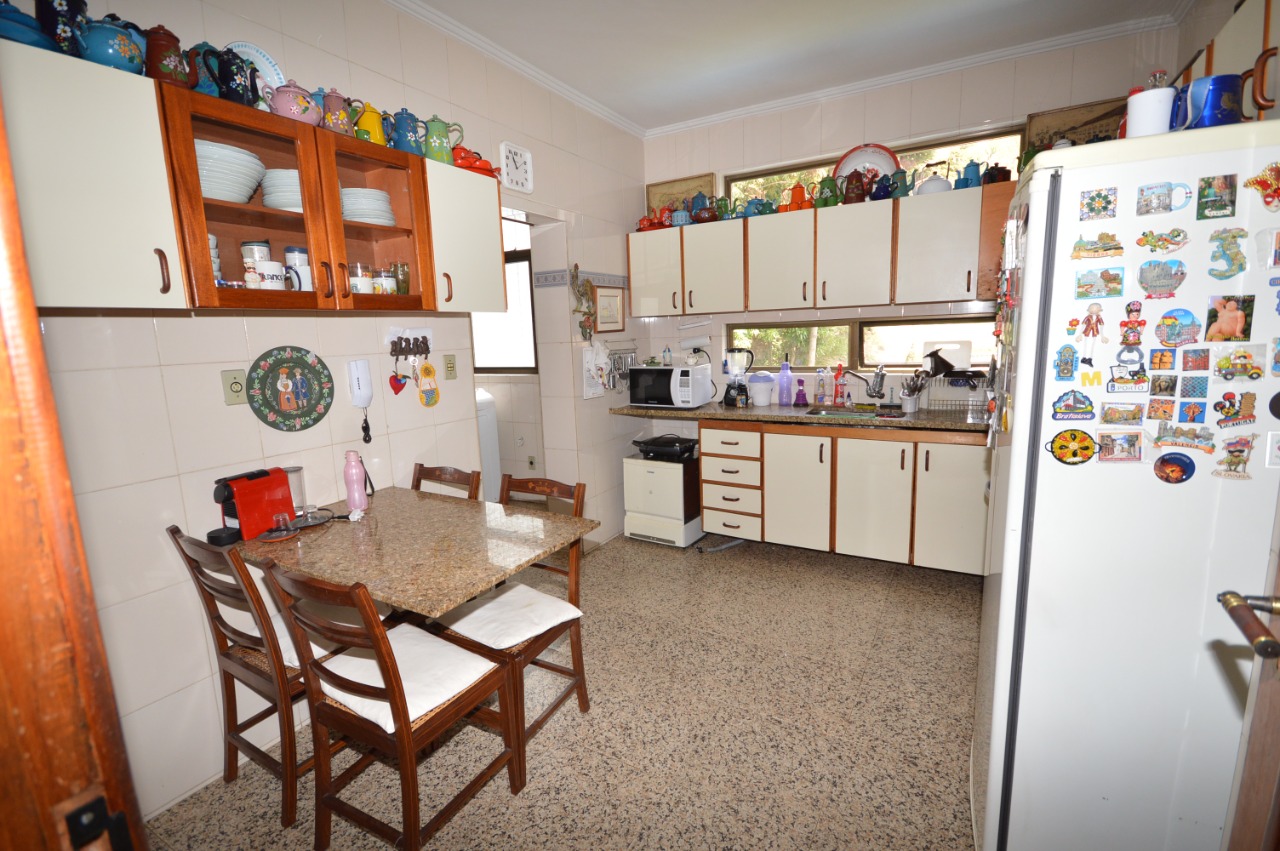 Apartamento à venda com 4 quartos, 243m² - Foto 9