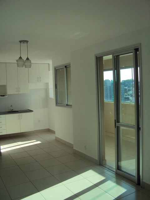 Apartamento para alugar com 3 quartos, 98m² - Foto 2