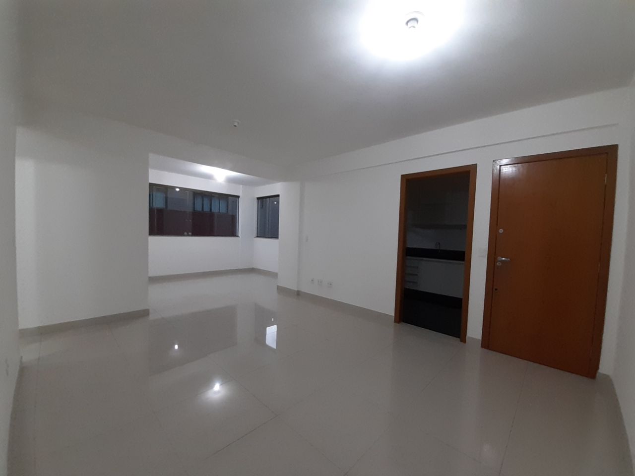 Apartamento à venda com 3 quartos, 85m² - Foto 1