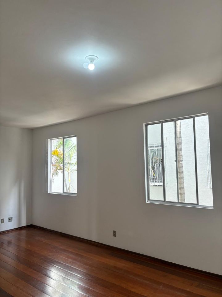 Apartamento para alugar com 3 quartos, 77m² - Foto 2