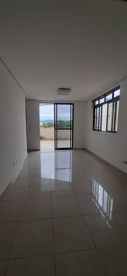 Apartamento para alugar com 2 quartos, 105m² - Foto 2