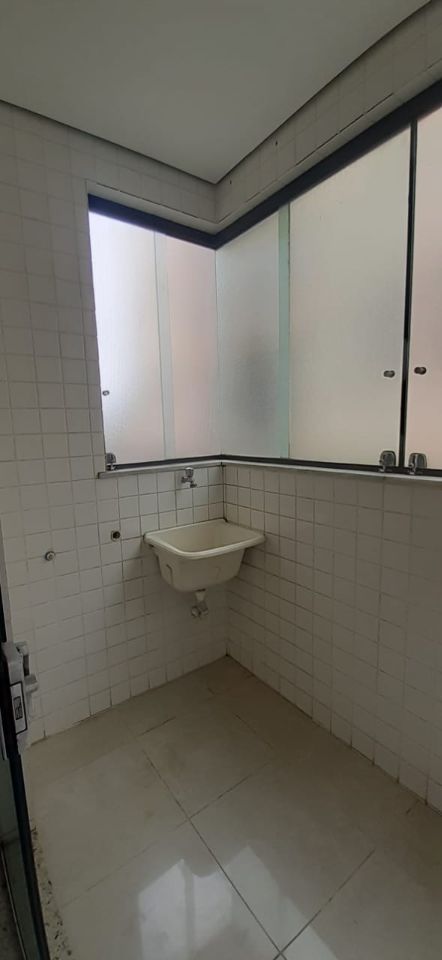 Apartamento para alugar com 2 quartos, 105m² - Foto 13