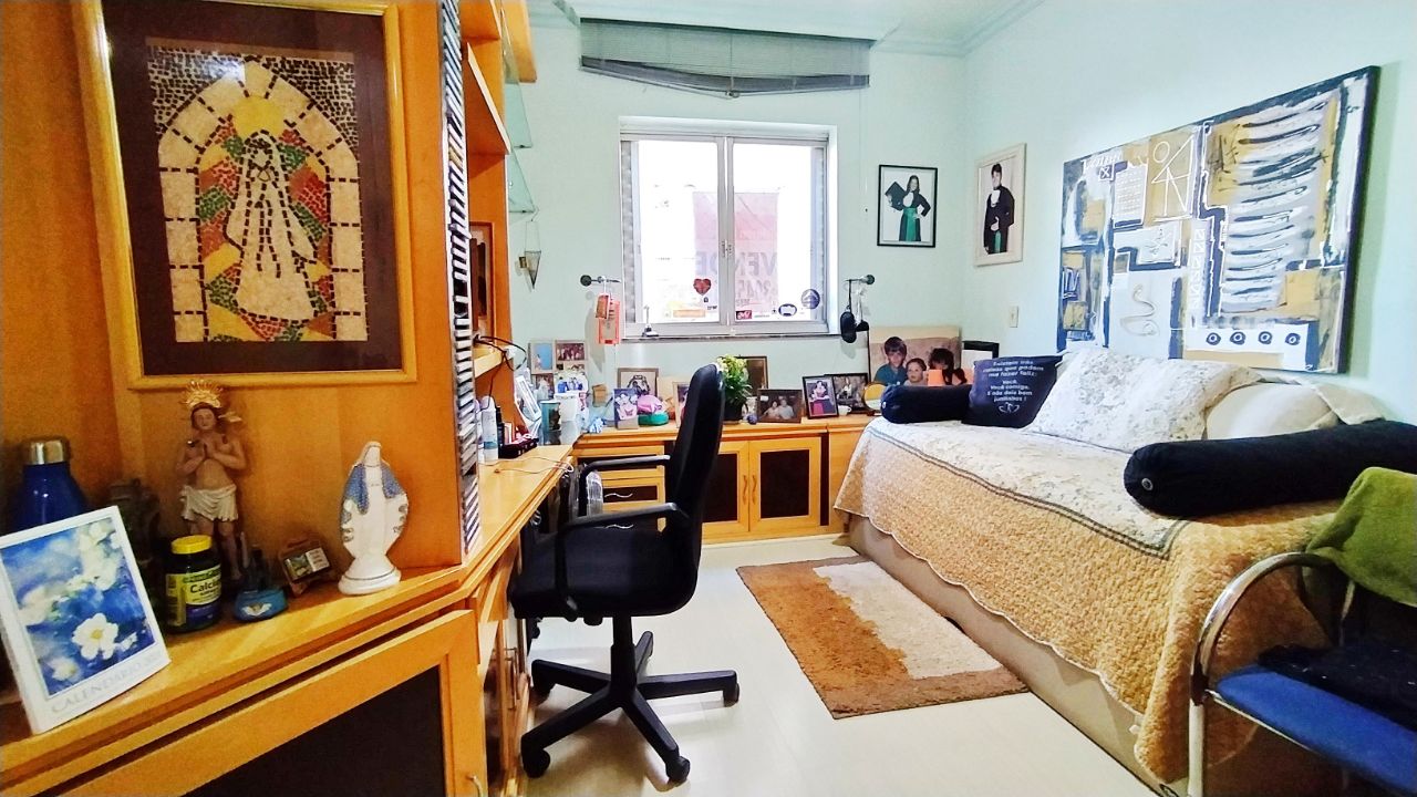 Apartamento à venda com 4 quartos, 205m² - Foto 4