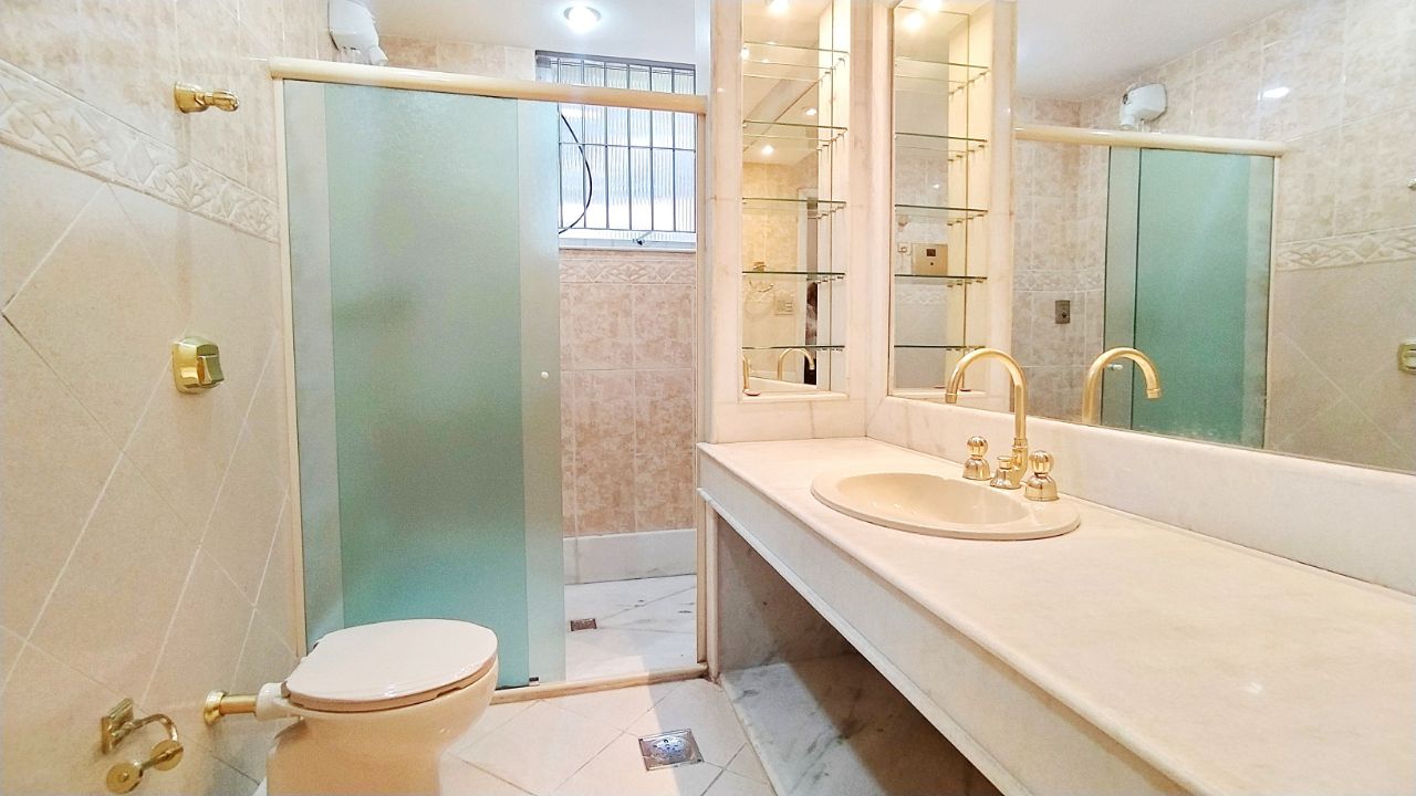 Apartamento à venda com 4 quartos, 210m² - Foto 3