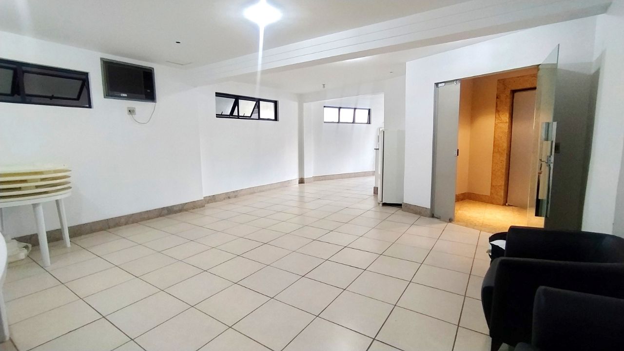 Apartamento à venda com 3 quartos, 130m² - Foto 14