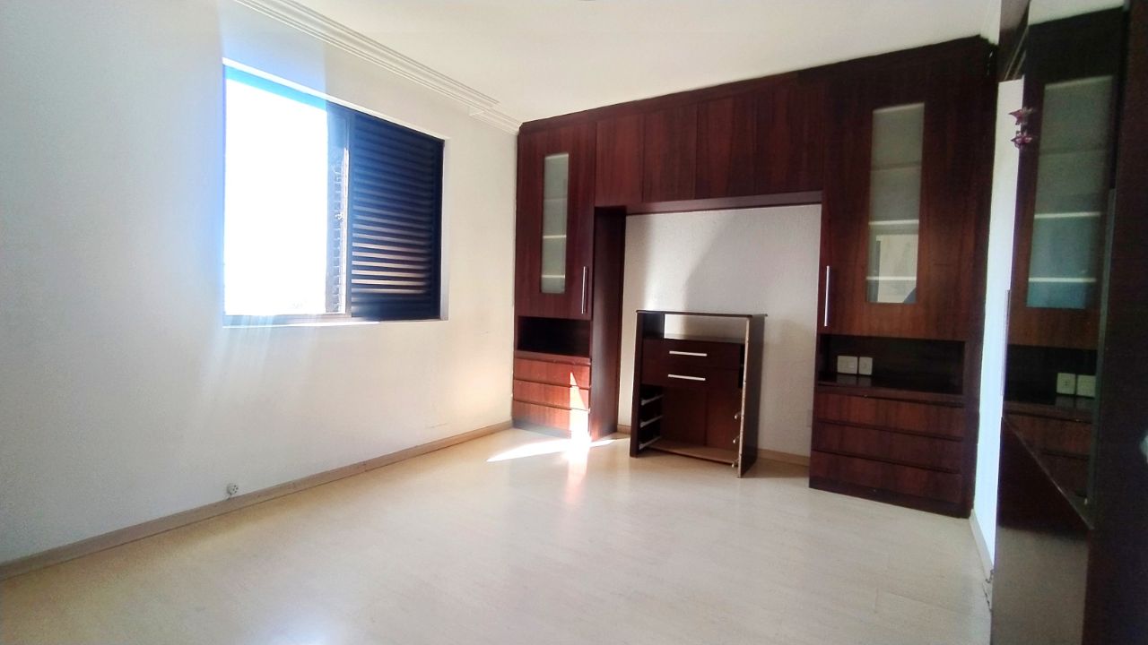 Apartamento à venda com 3 quartos, 130m² - Foto 6