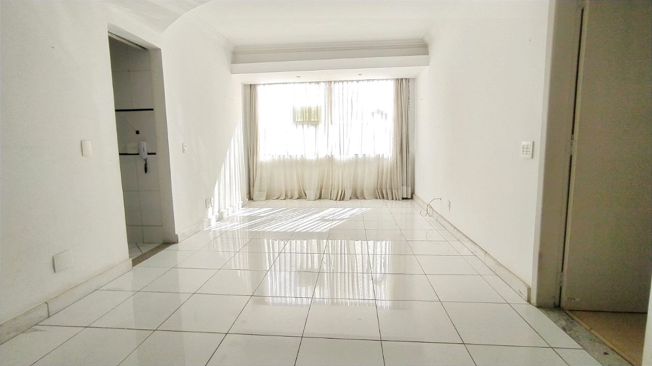 Apartamento à venda com 3 quartos, 130m² - Foto 3