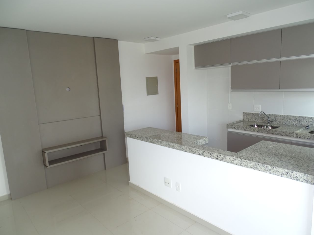 Apartamento para alugar com 1 quarto, 42m² - Foto 2