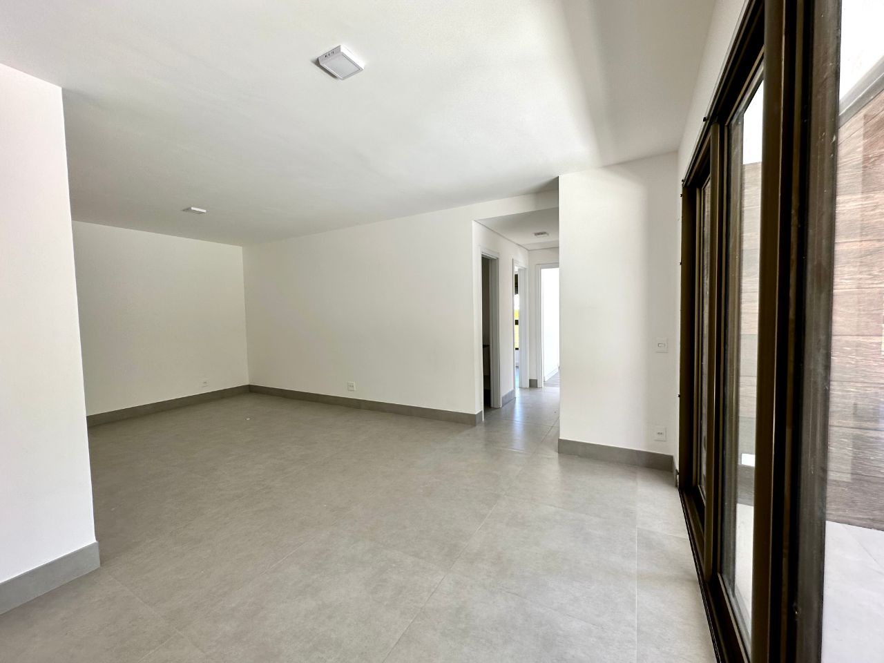 Apartamento à venda com 3 quartos, 87m² - Foto 3