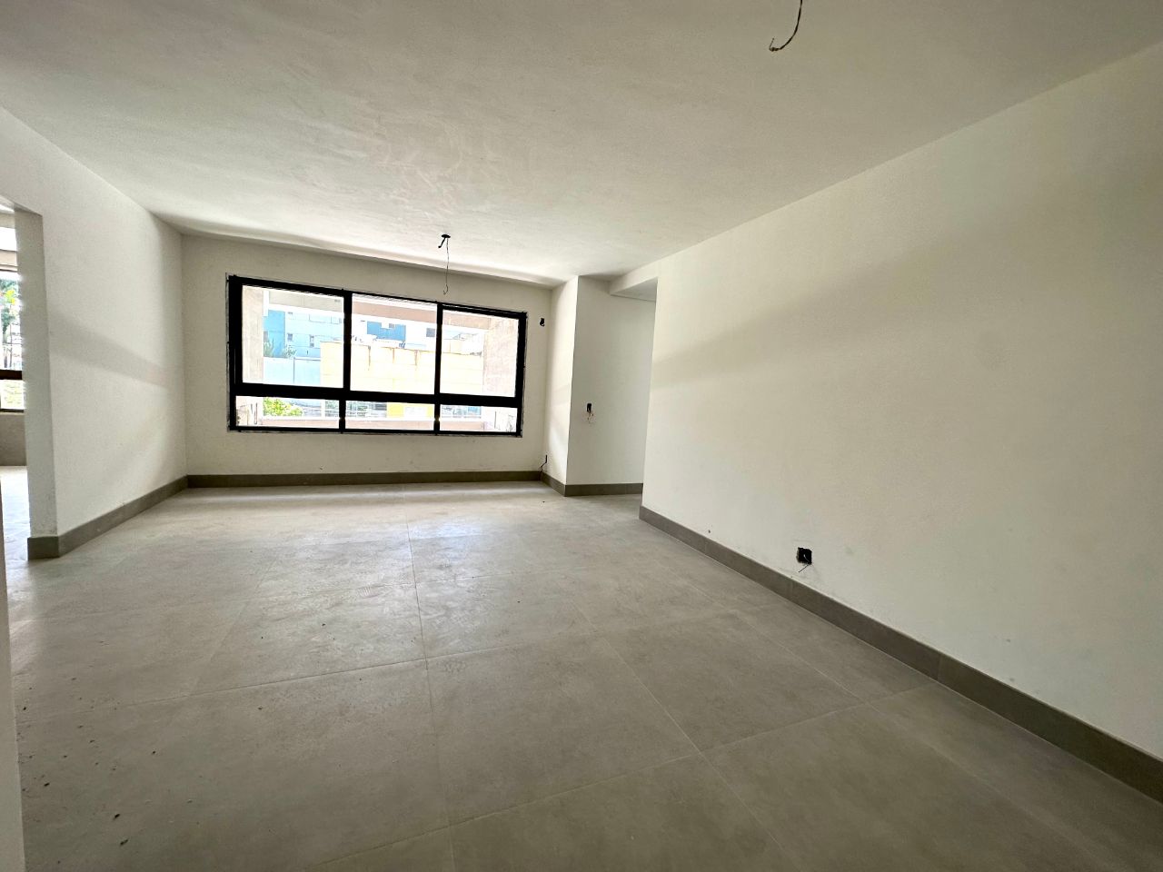 Apartamento à venda com 3 quartos, 87m² - Foto 2