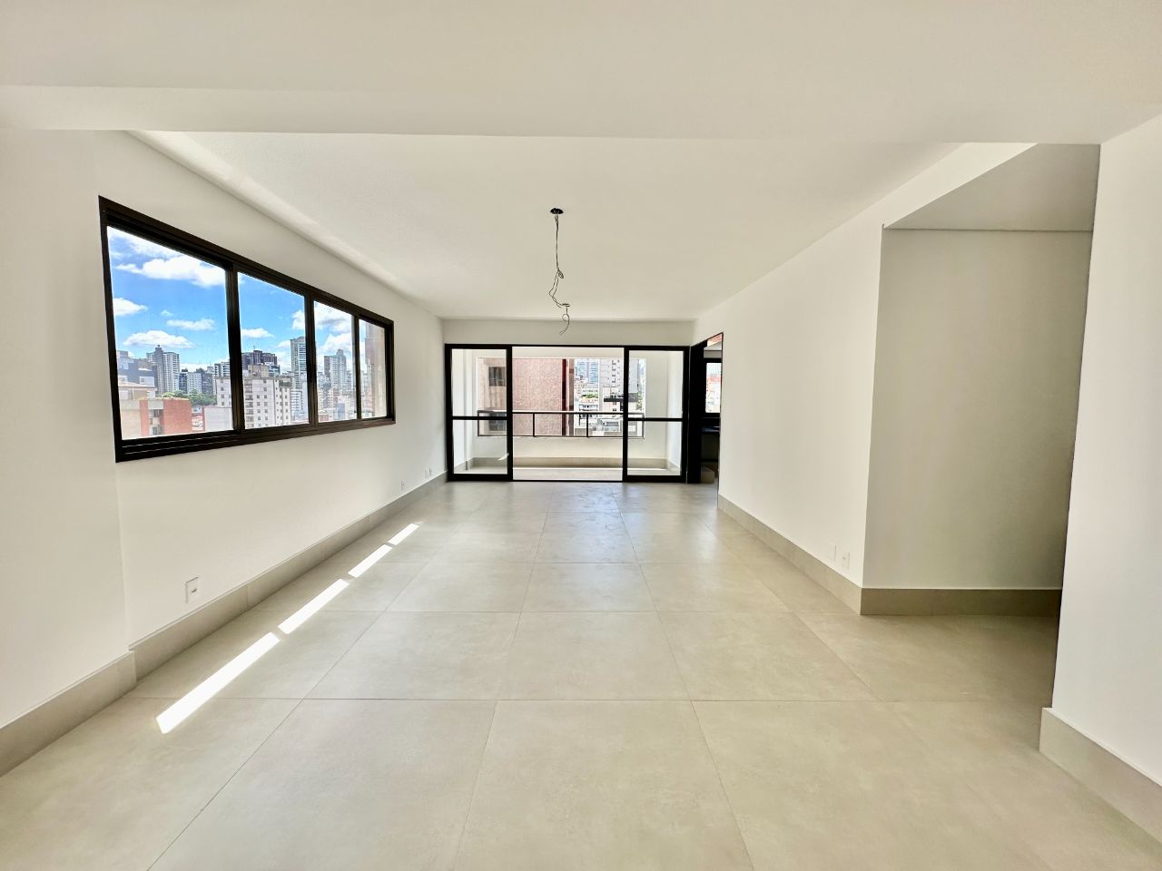 Apartamento à venda com 4 quartos, 145m² - Foto 3