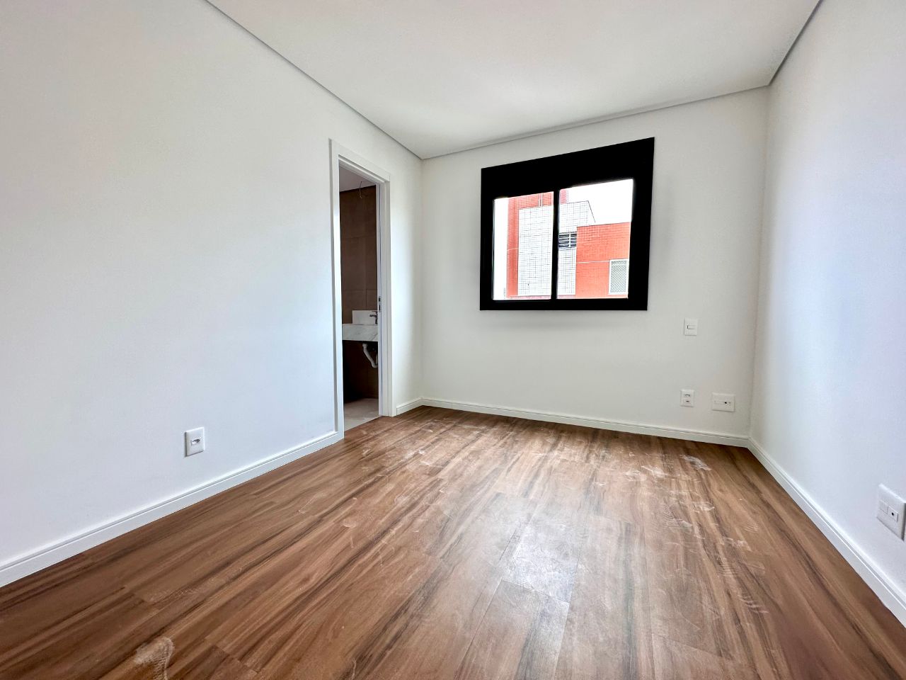 Apartamento à venda com 4 quartos, 140m² - Foto 5