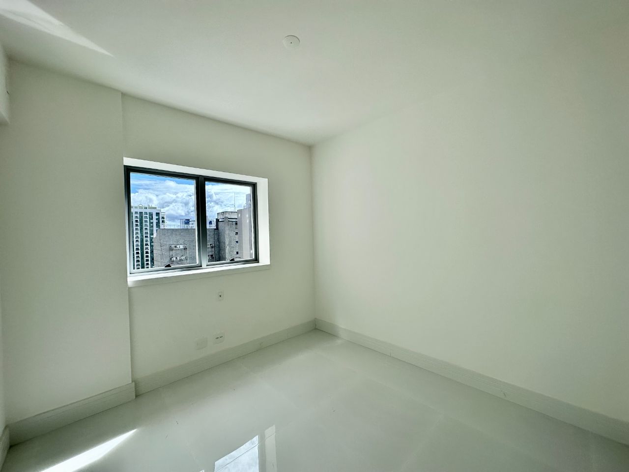 Apartamento à venda com 2 quartos, 72m² - Foto 14