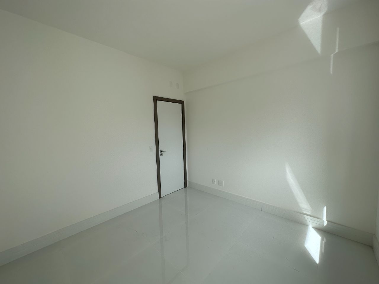 Apartamento à venda com 2 quartos, 72m² - Foto 11