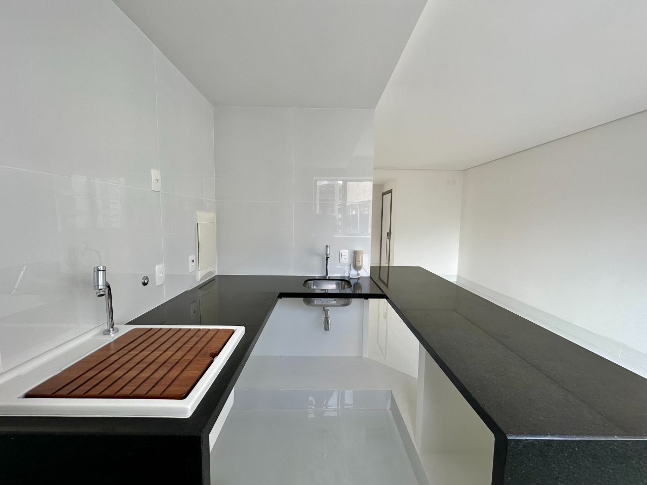 Apartamento à venda com 2 quartos, 72m² - Foto 9