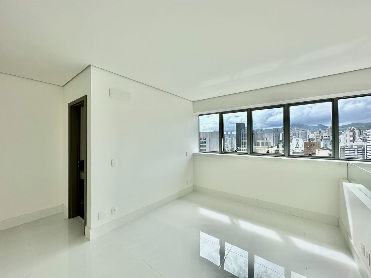 Apartamento à venda com 1 quarto, 73m² - Foto 4