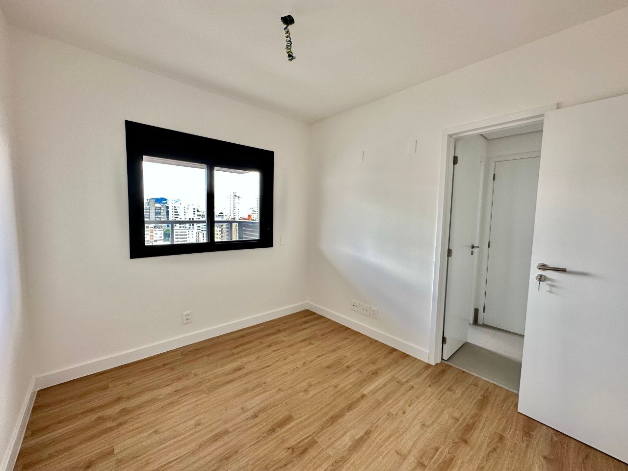 Apartamento à venda com 4 quartos, 172m² - Foto 9