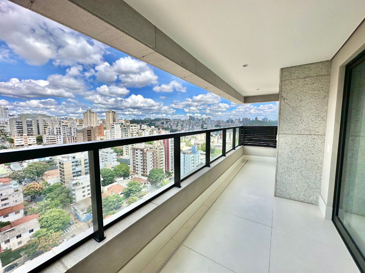 Apartamento à venda com 4 quartos, 143m² - Foto 1