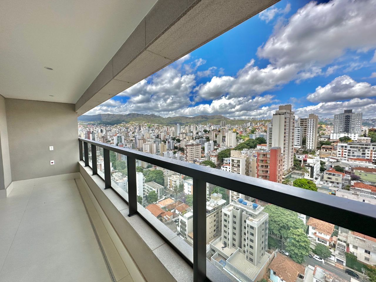 Apartamento à venda com 4 quartos, 143m² - Foto 4