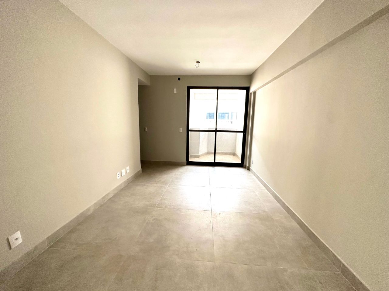 Apartamento à venda com 2 quartos, 66m² - Foto 2