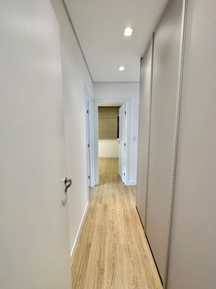 Apartamento à venda com 3 quartos, 107m² - Foto 7