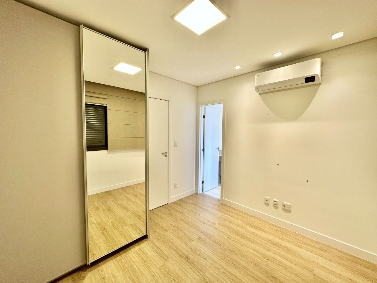 Apartamento à venda com 3 quartos, 107m² - Foto 15