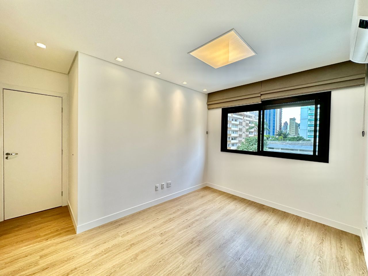 Apartamento à venda com 3 quartos, 107m² - Foto 8