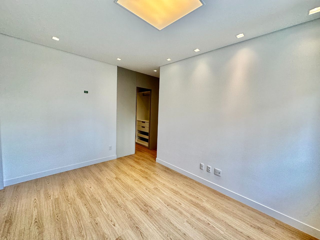 Apartamento à venda com 3 quartos, 107m² - Foto 17