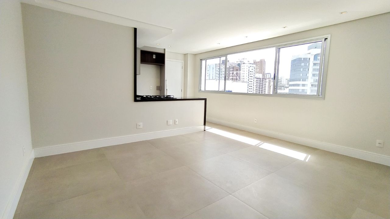 Apartamento à venda com 2 quartos, 68m² - Foto 1