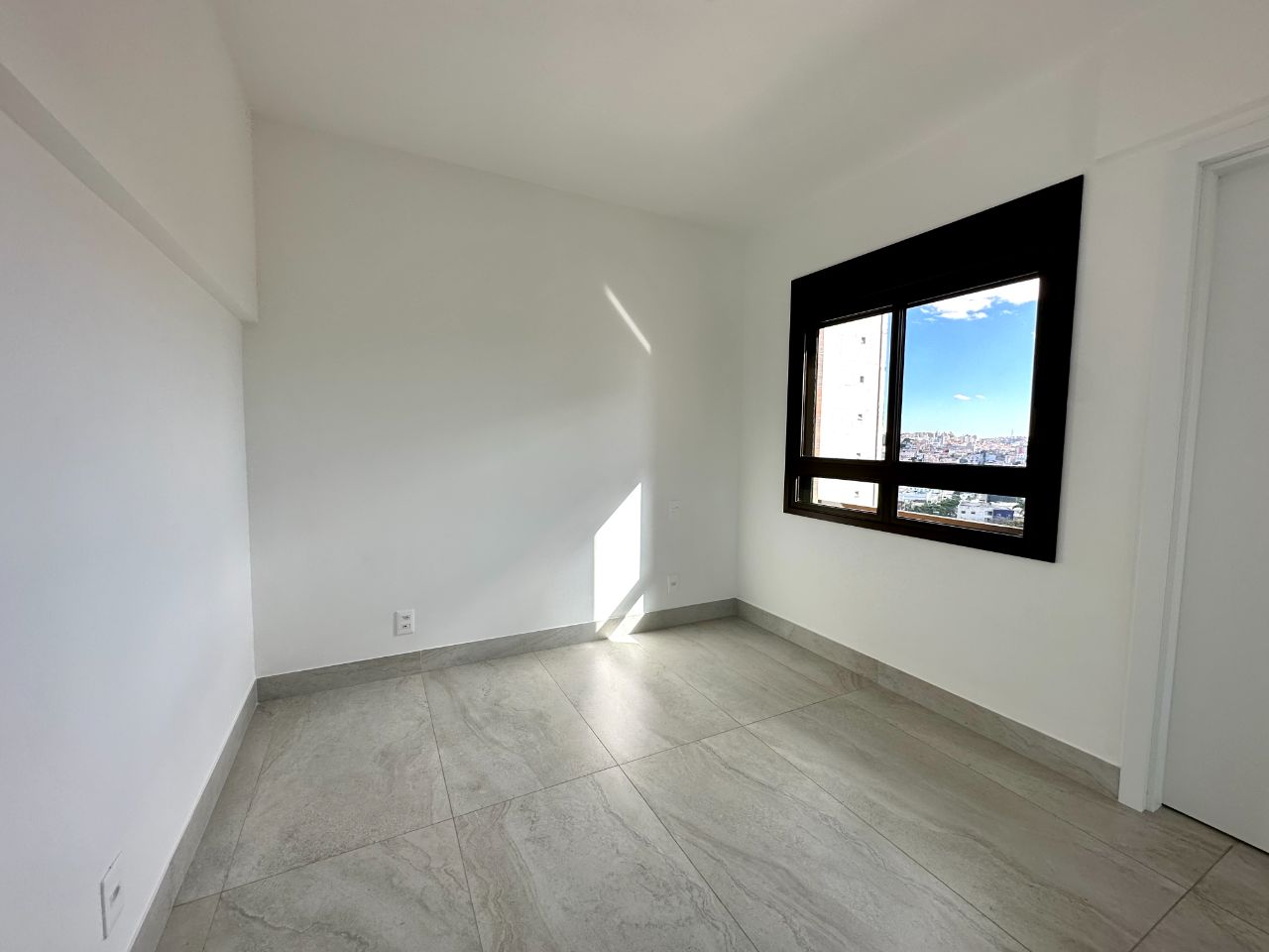 Apartamento à venda com 2 quartos, 67m² - Foto 7