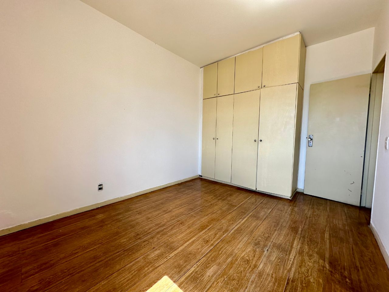 Apartamento à venda com 3 quartos, 90m² - Foto 7