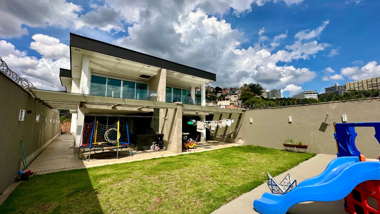 Casa à venda com 7 quartos, 680m² - Foto 22