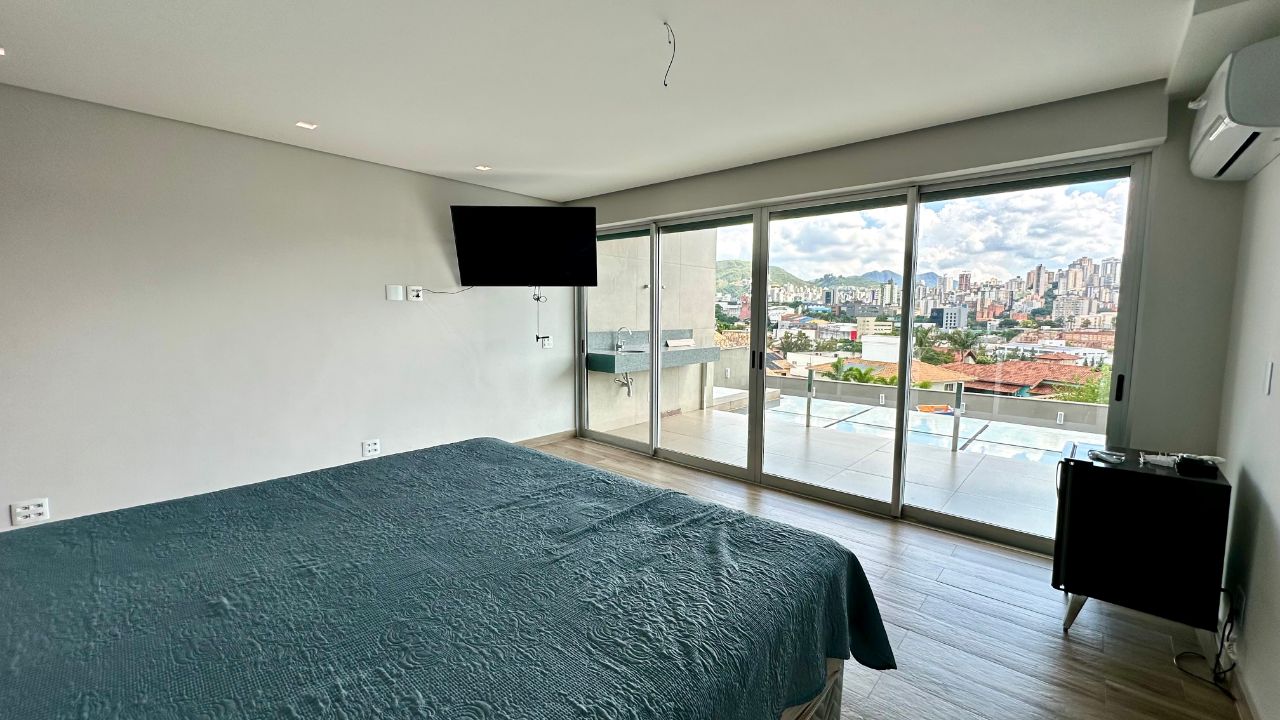 Casa à venda com 7 quartos, 680m² - Foto 13