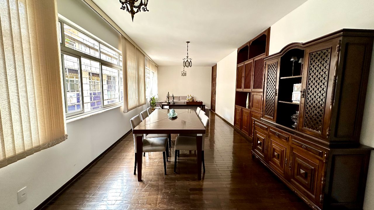 Apartamento à venda com 4 quartos, 160m² - Foto 1