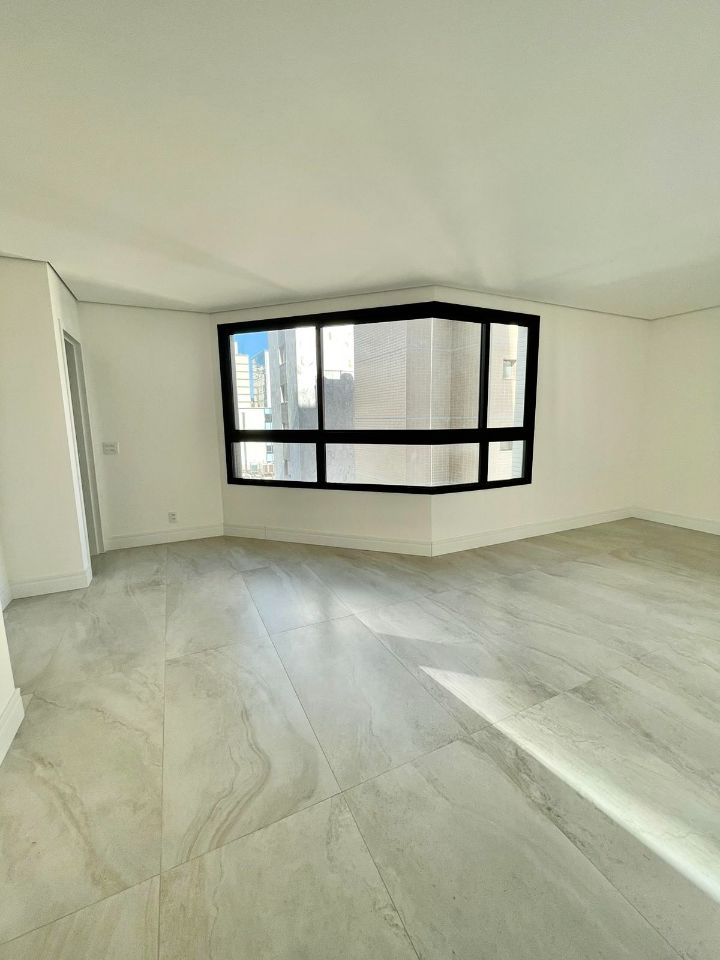 Apartamento à venda com 3 quartos, 97m² - Foto 3