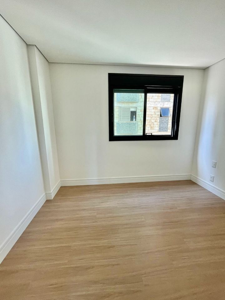 Apartamento à venda com 3 quartos, 97m² - Foto 7