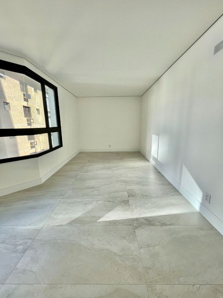 Apartamento para alugar com 3 quartos, 92m² - Foto 2