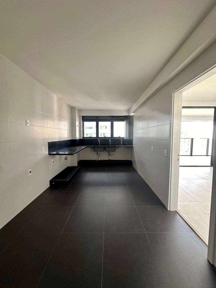 Apartamento à venda com 4 quartos, 225m² - Foto 14