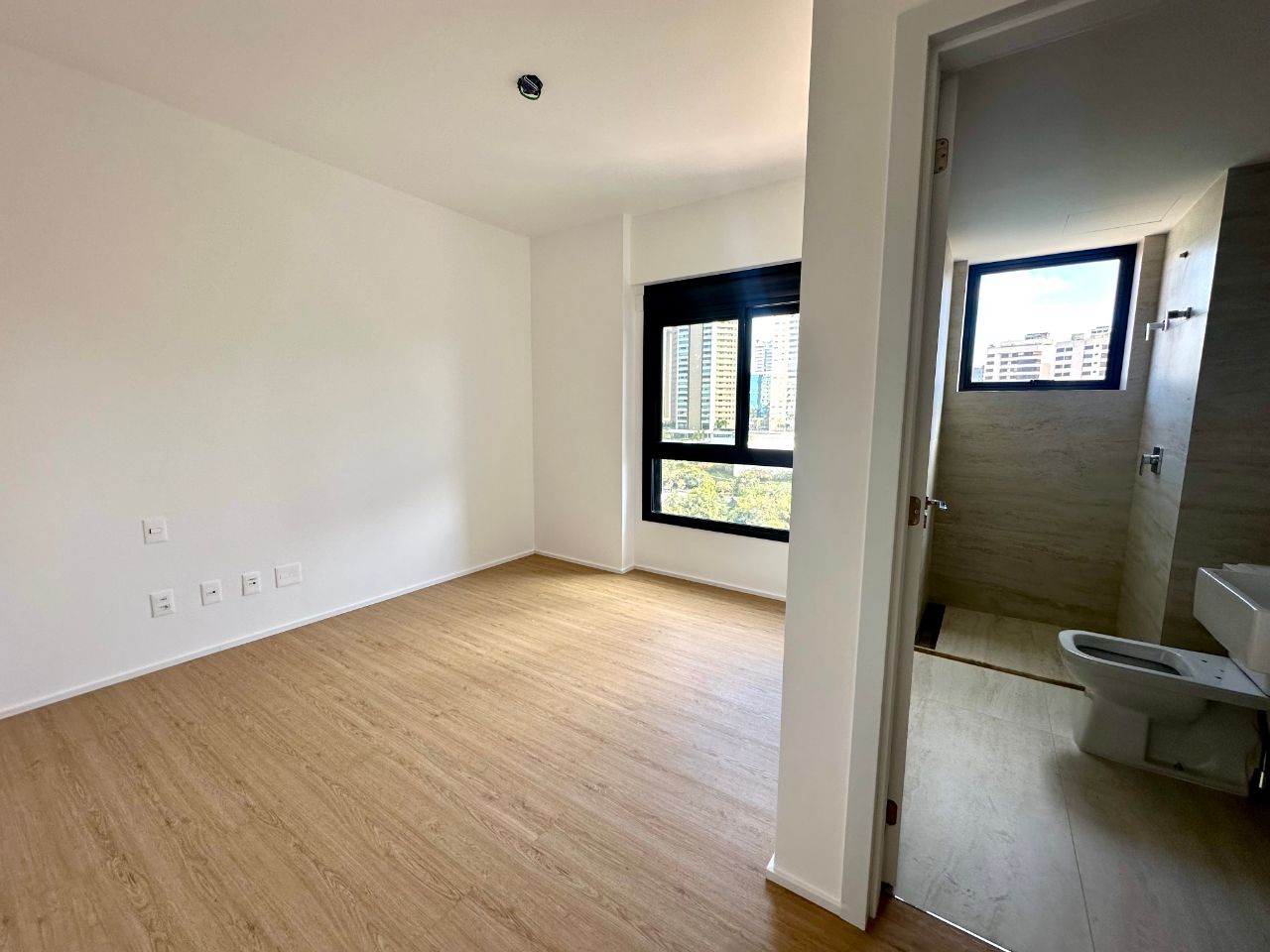 Apartamento à venda com 4 quartos, 225m² - Foto 13