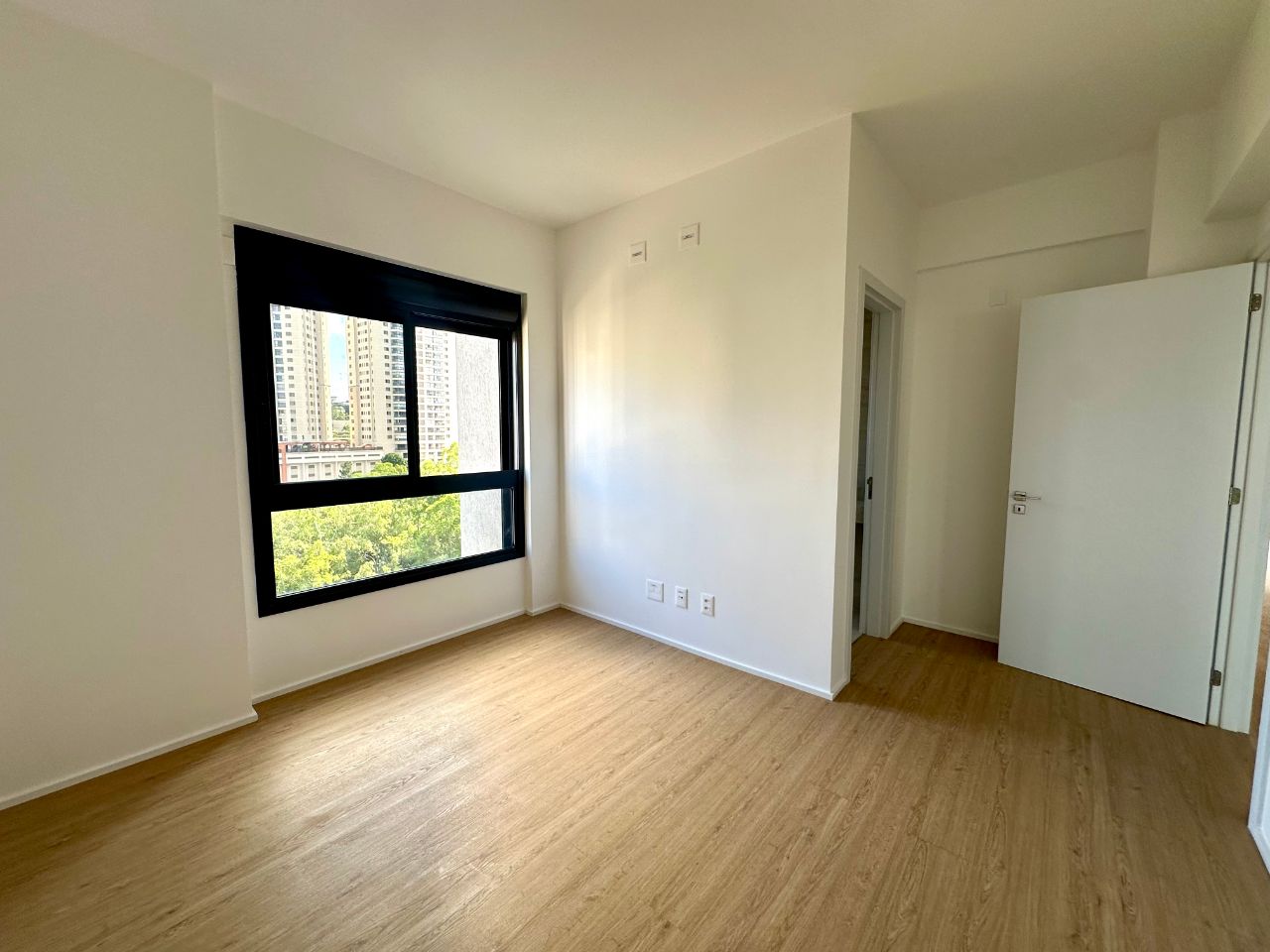 Apartamento à venda com 4 quartos, 225m² - Foto 10