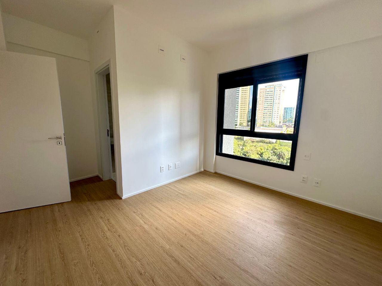 Apartamento à venda com 4 quartos, 225m² - Foto 12