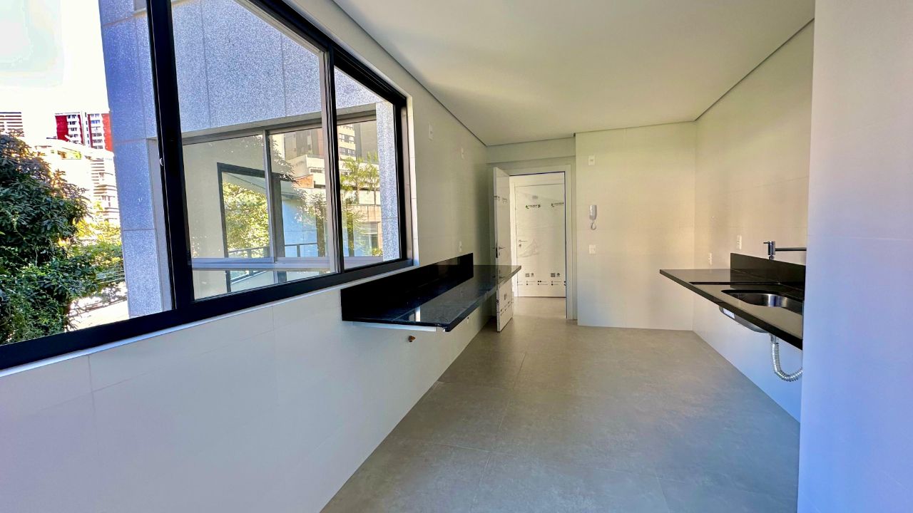 Apartamento à venda com 3 quartos, 150m² - Foto 15