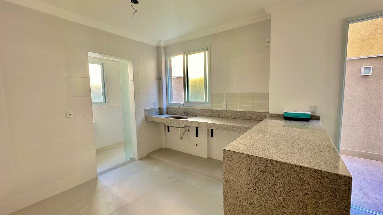 Apartamento à venda com 3 quartos, 157m² - Foto 8